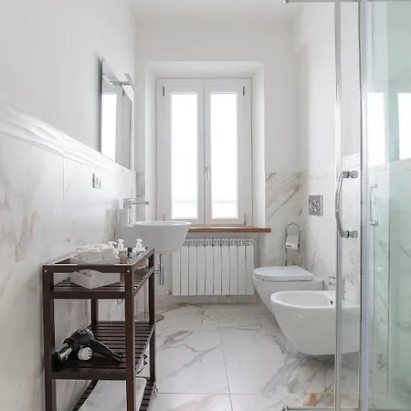 Elena House White Βιαρέτζιο